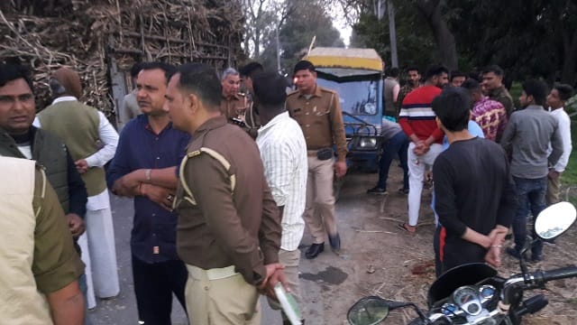 Three wheeler overturns, one killed, four injured