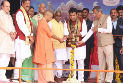 Chief Minister Yogi Adityanath Addressed to public meeting in Barsana