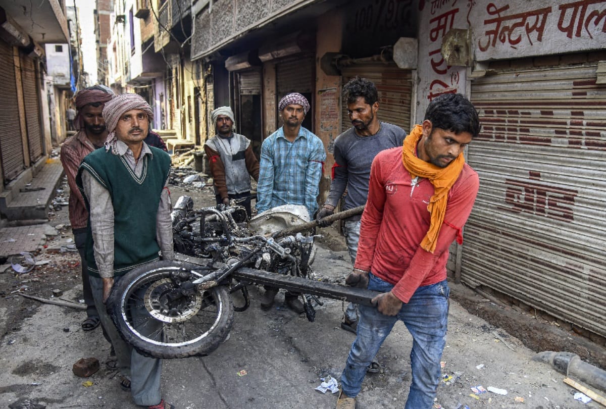 SIT to uncover the blue helmet secret in delhi violence
