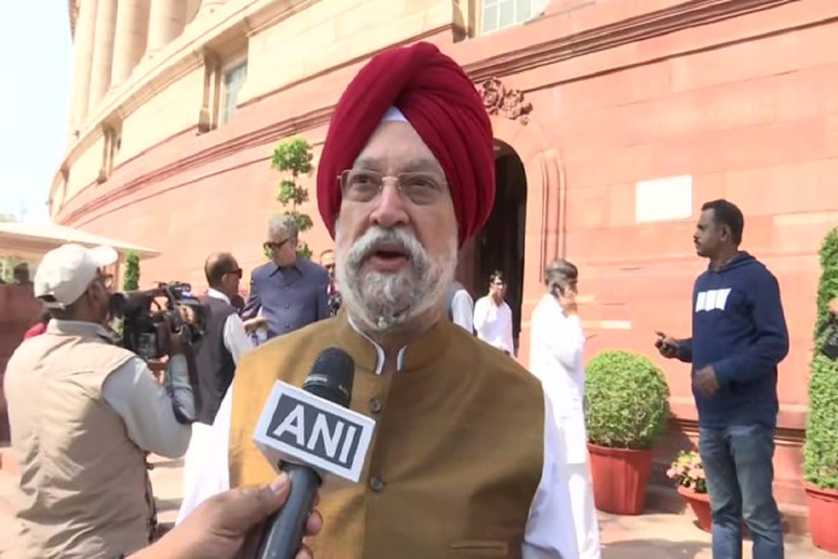 Hardeep Singh Puri says Airlines can take bookings for domestic flights after 14 April