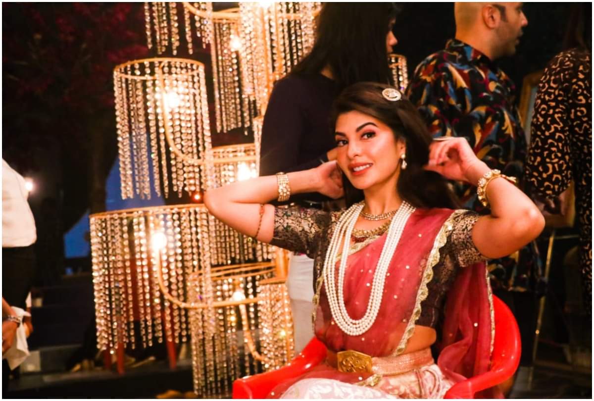 Jacqueline Fernandez holi song pictures out spotted in pink lehenga