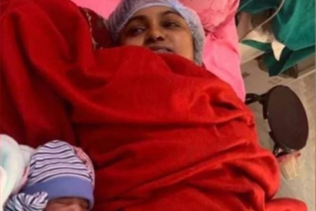 IAS officer Kiran Pasi delivers child in govt hospital, officials, doctors, hemant soren praise her