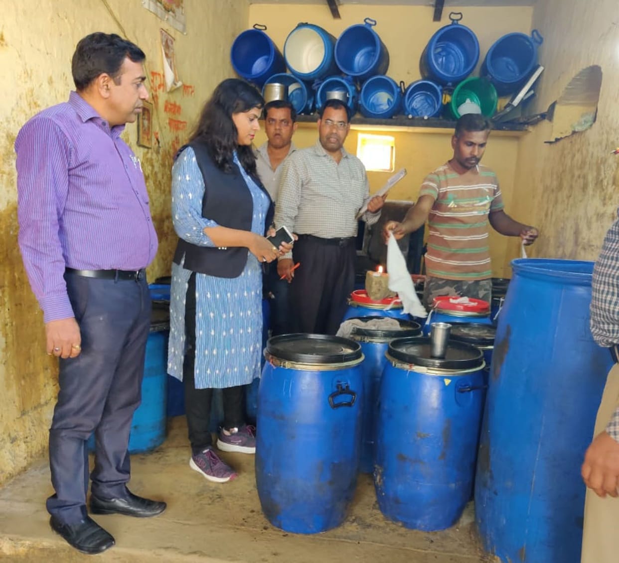 FDA department seased 1100kg ghee while found suspected.