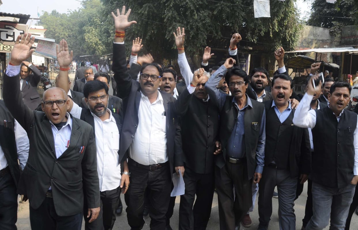 Boycott of lawyers against government