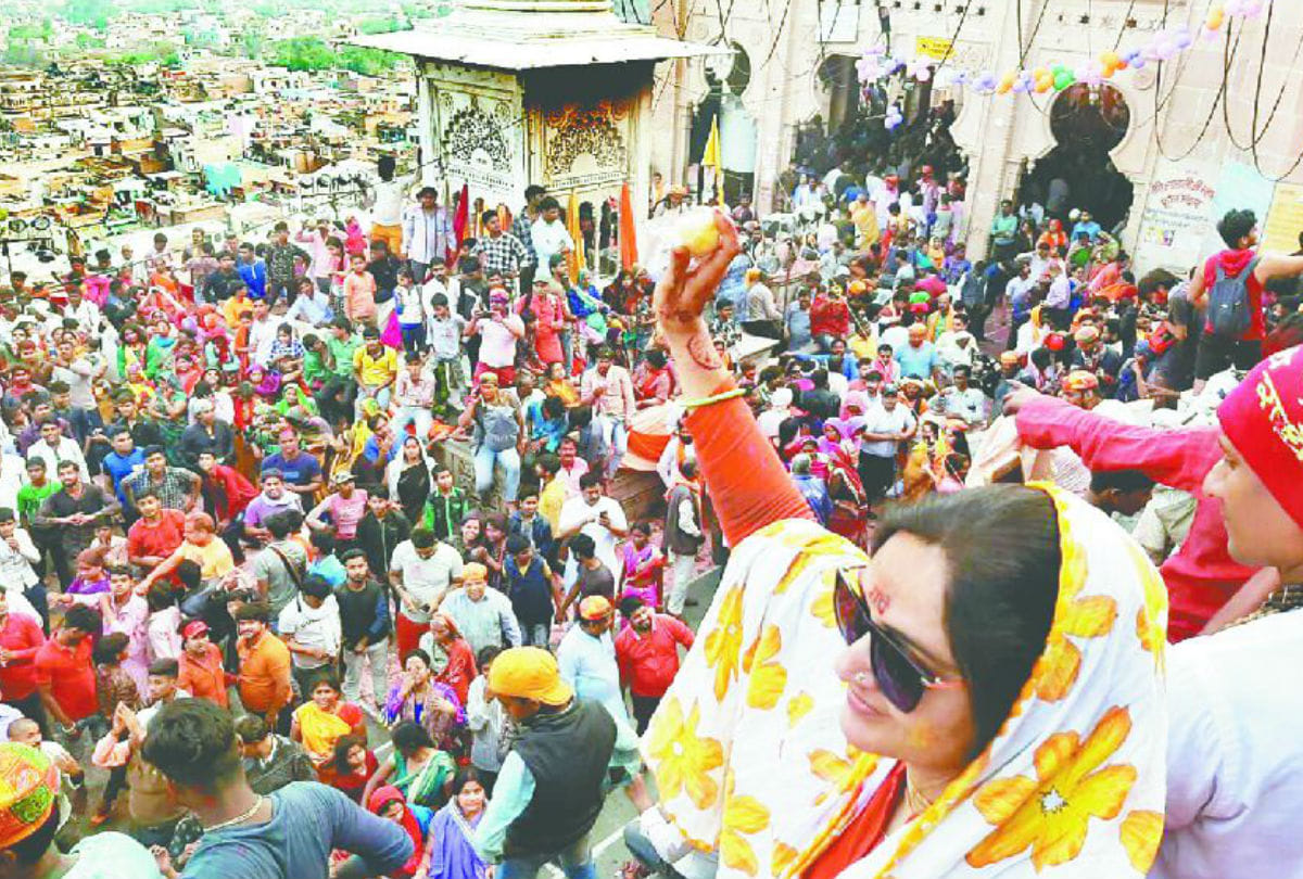 Laddu Holi 2020 Celebrate In Barsana
