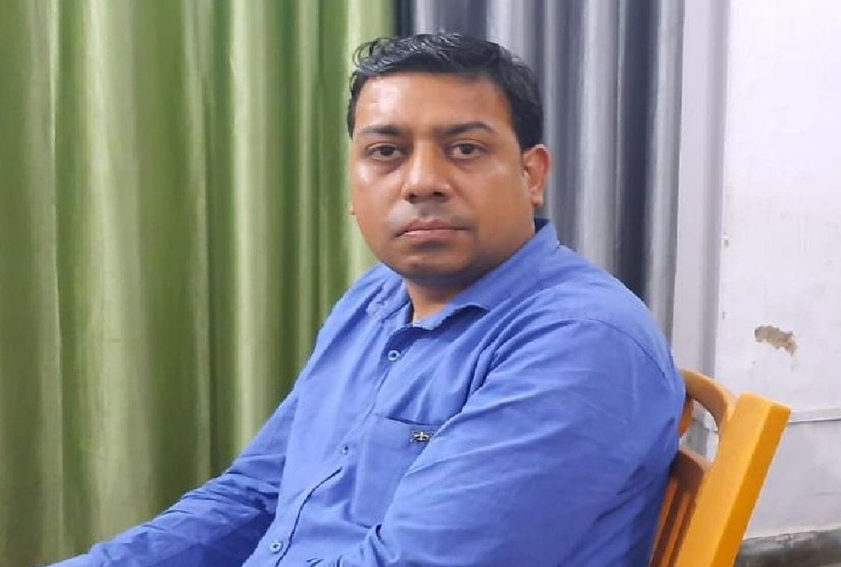 35 Lakh Rupees Loot With Employee Of Courier Company Crime News