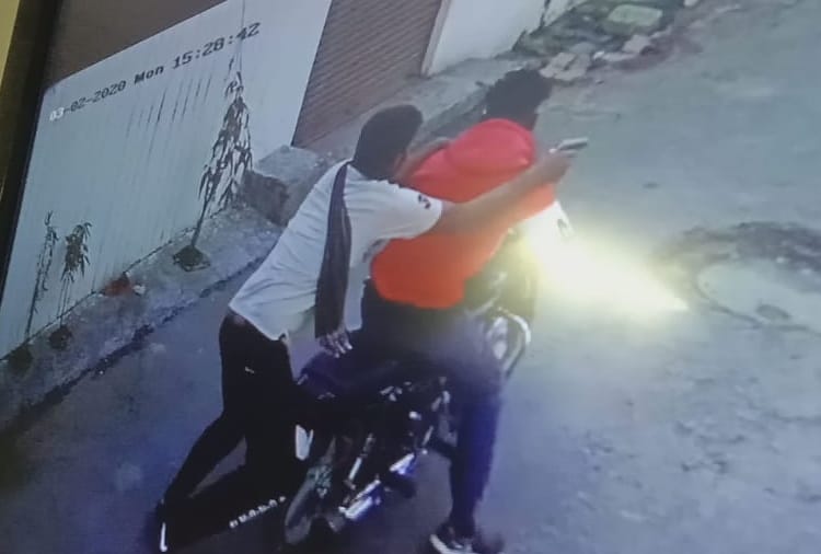 Loot of 50 thousand rupees with elderly in Amritsar