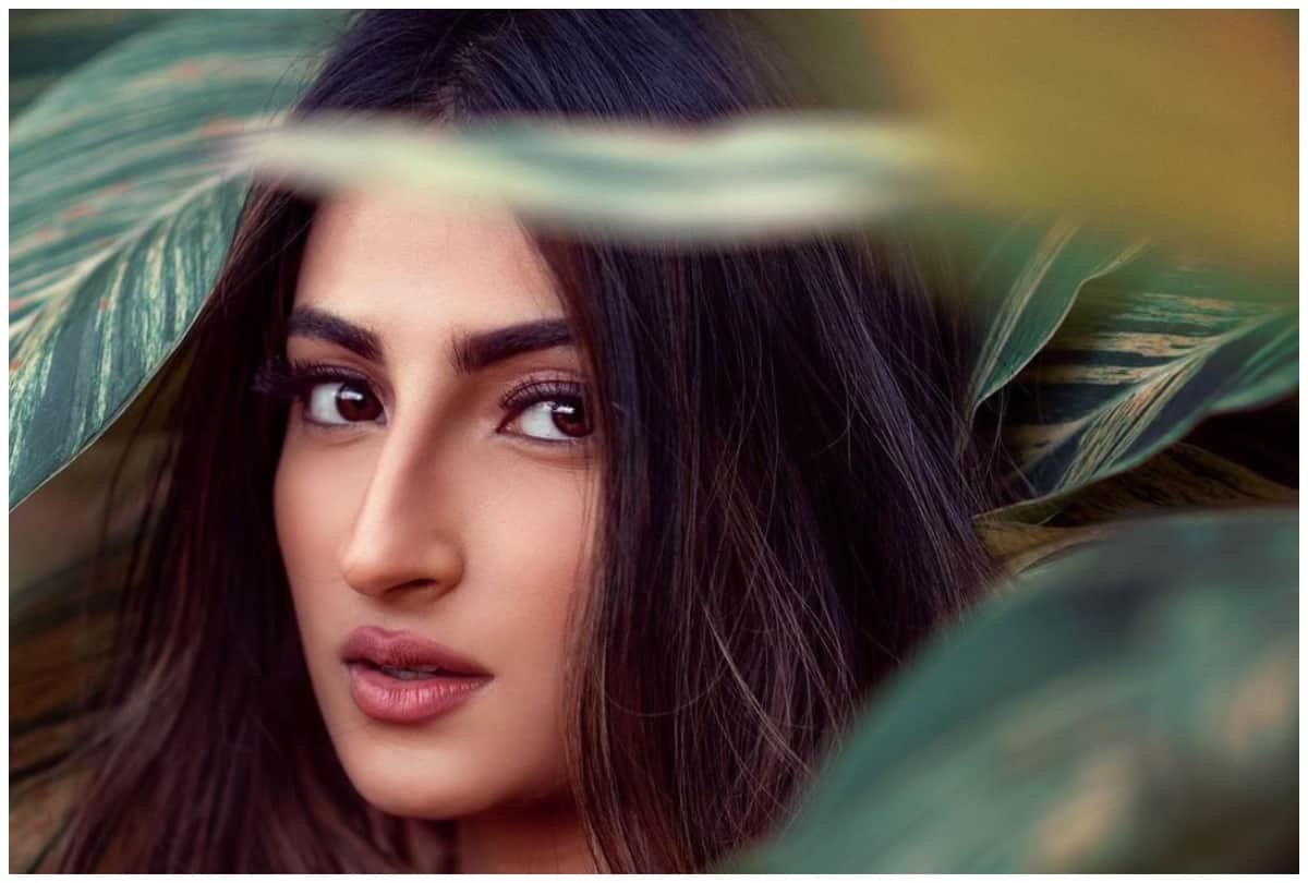 Shweta Tiwari daughter Palak Tiwari will debut with Vivek Oberoi film Rosie