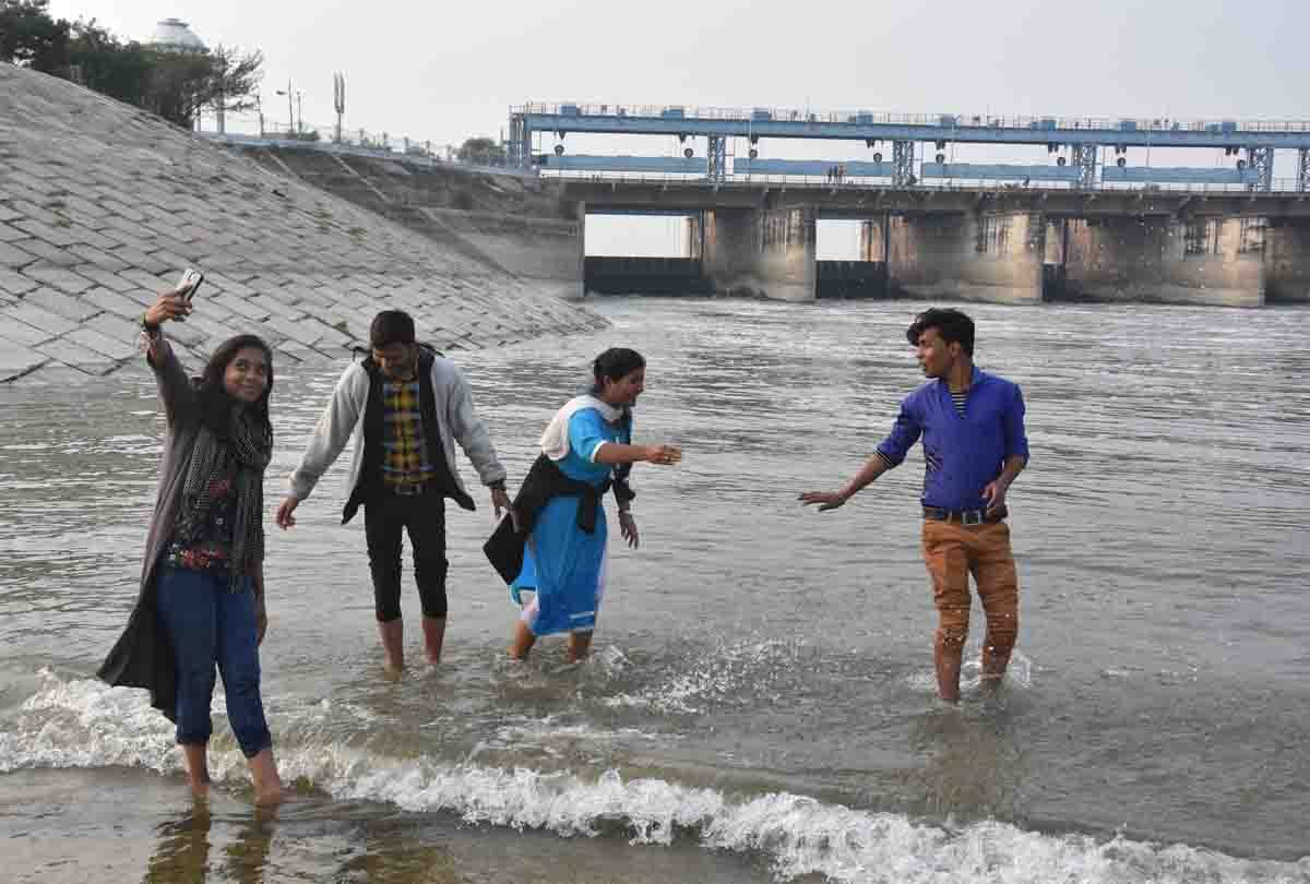 weather will change due to strong winds in up