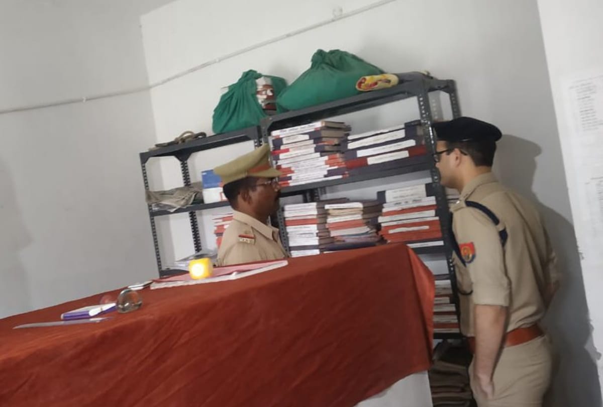 Special story Sohagi Barwa police station Maharajganj in UP