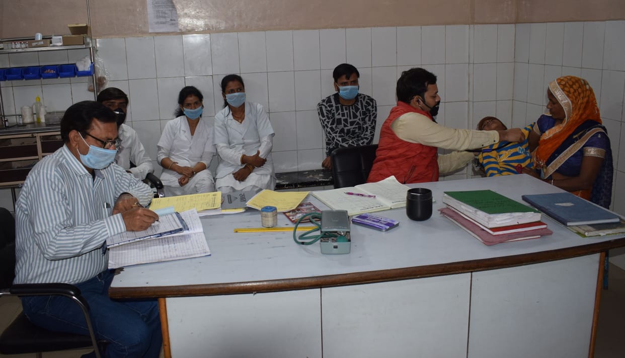 due to corona virus 300 patient reach at dist hospital