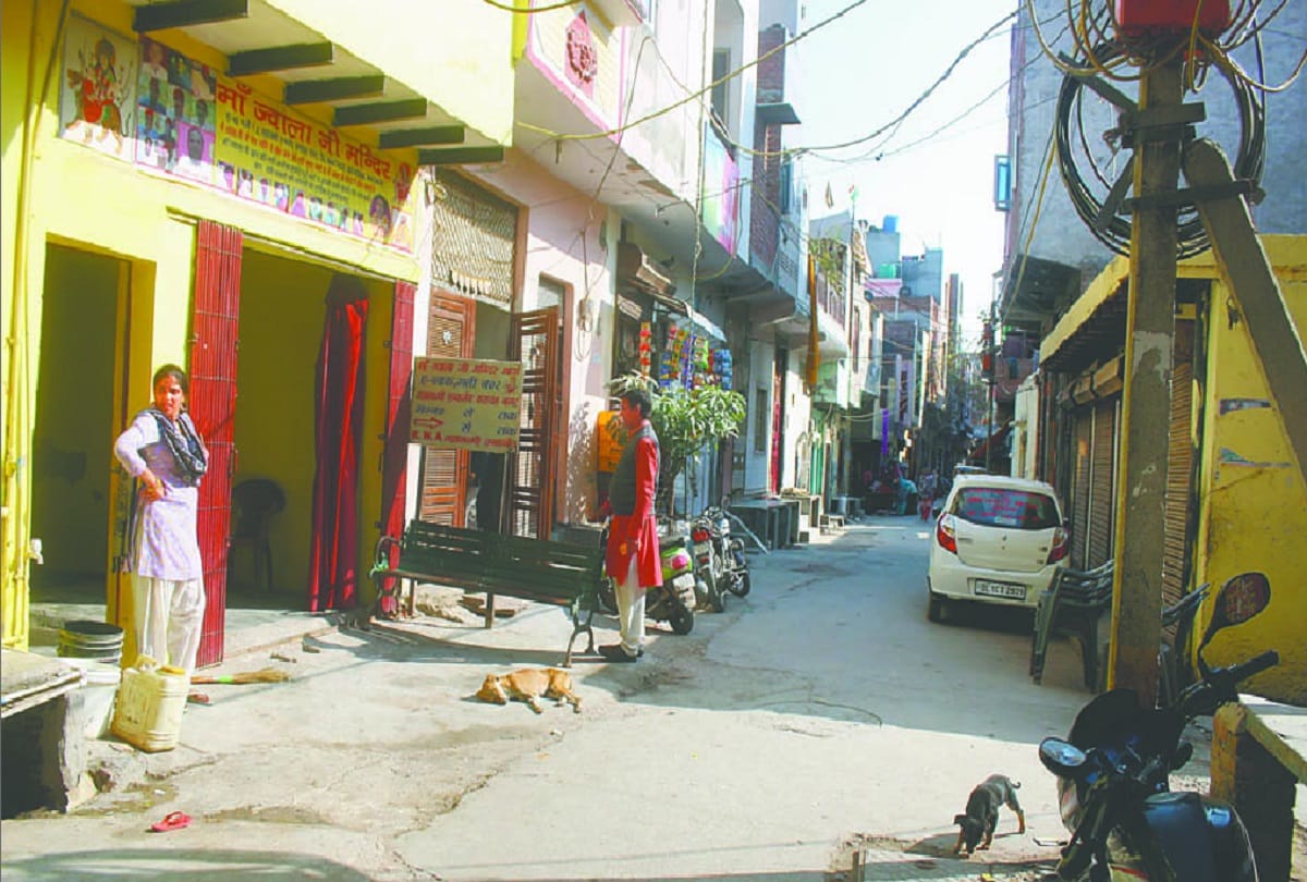 Here Hindu guard mosques and Muslims temple