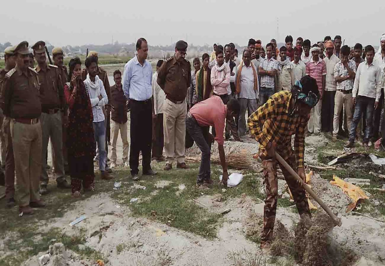 Student murdered, body extracted from sand on 10th day