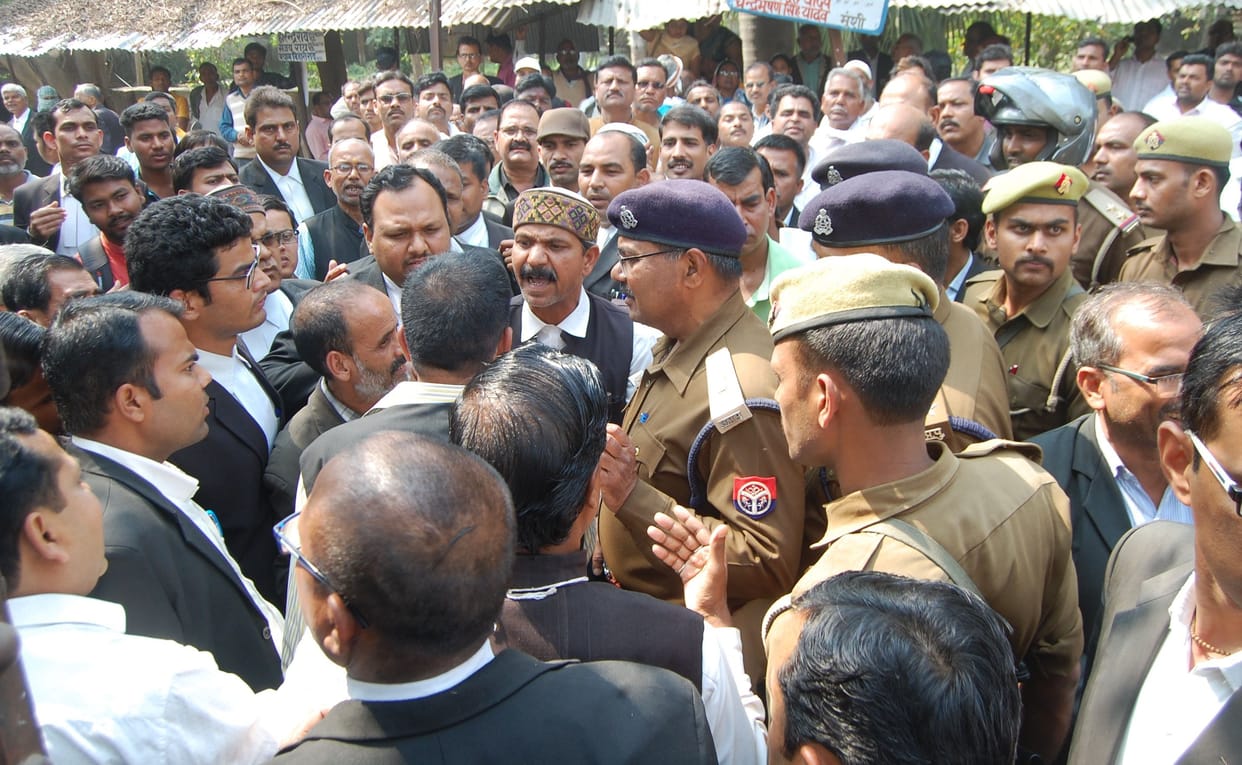 lawyer and clinte fighting