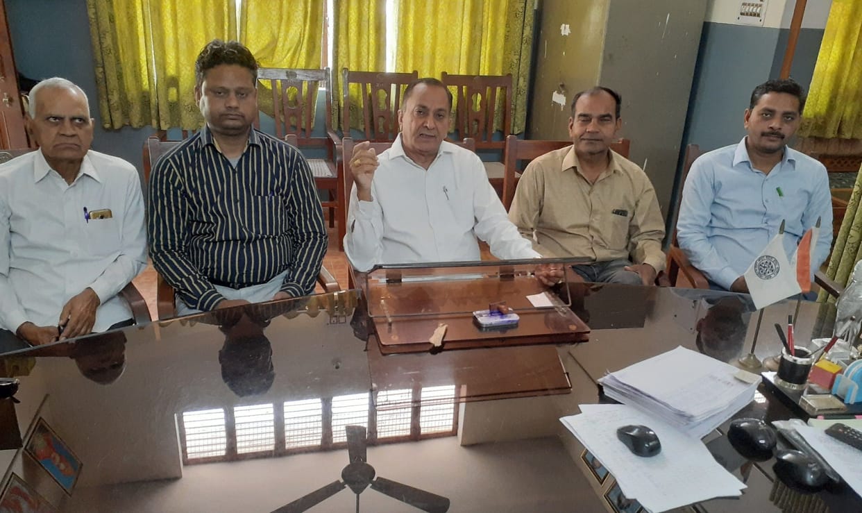 Allegations of recovery in DIOS office, outrage among teachers