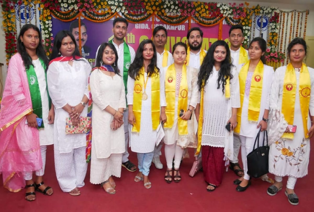 Toppers honored at ITM 10th convocation in Gorakhpur