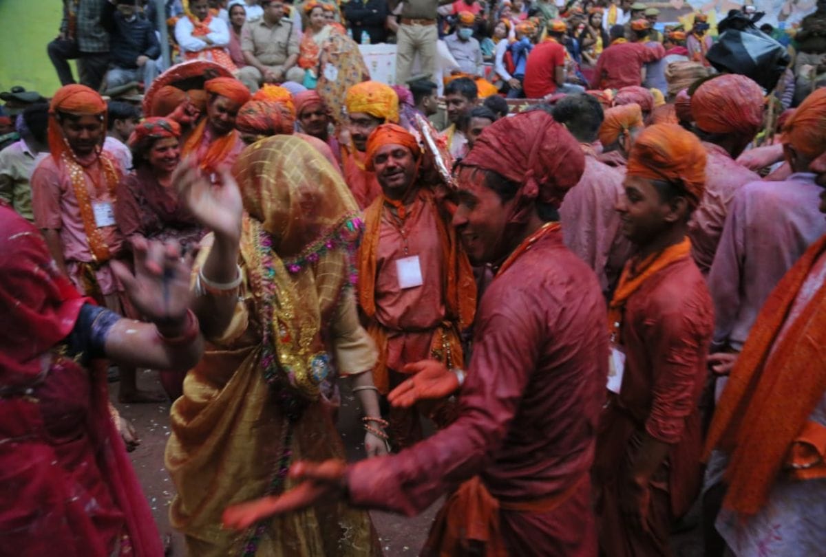 Holi 2021 do you know about barsane ki holi 2021