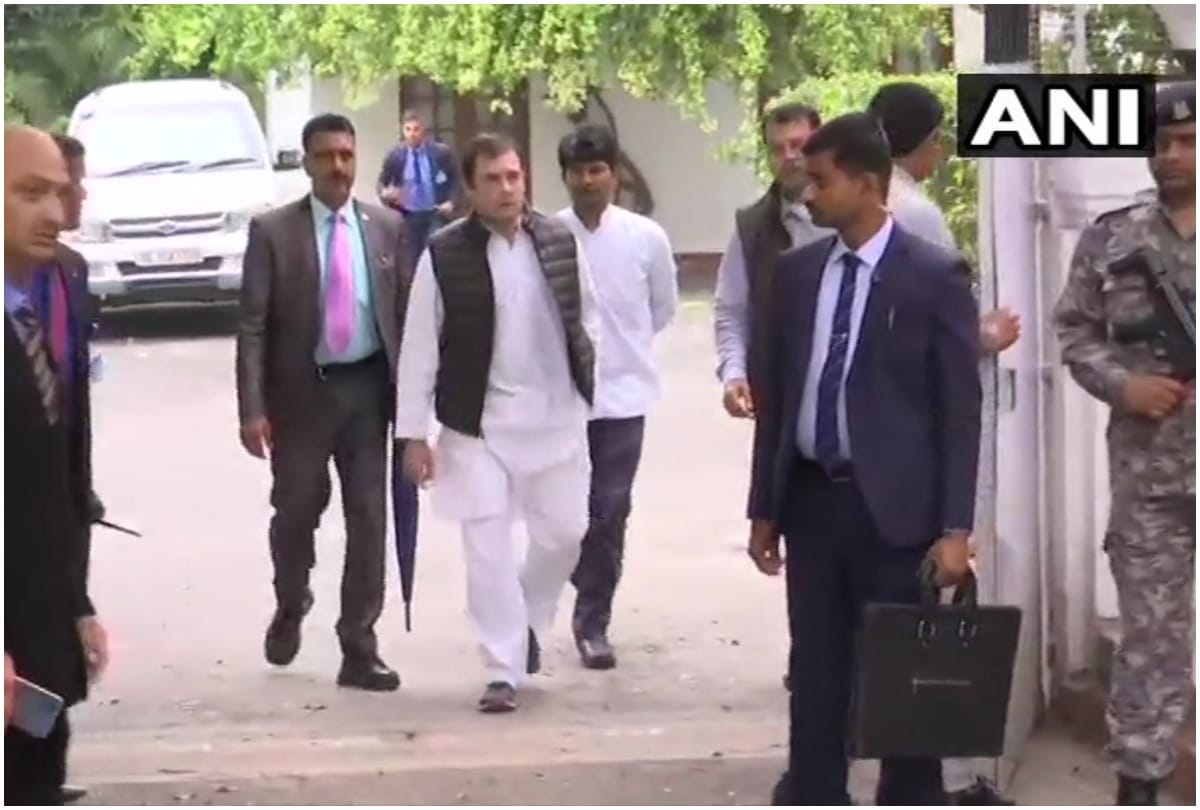 Rahul Gandhi visits areas affected by violence in North east Delhi