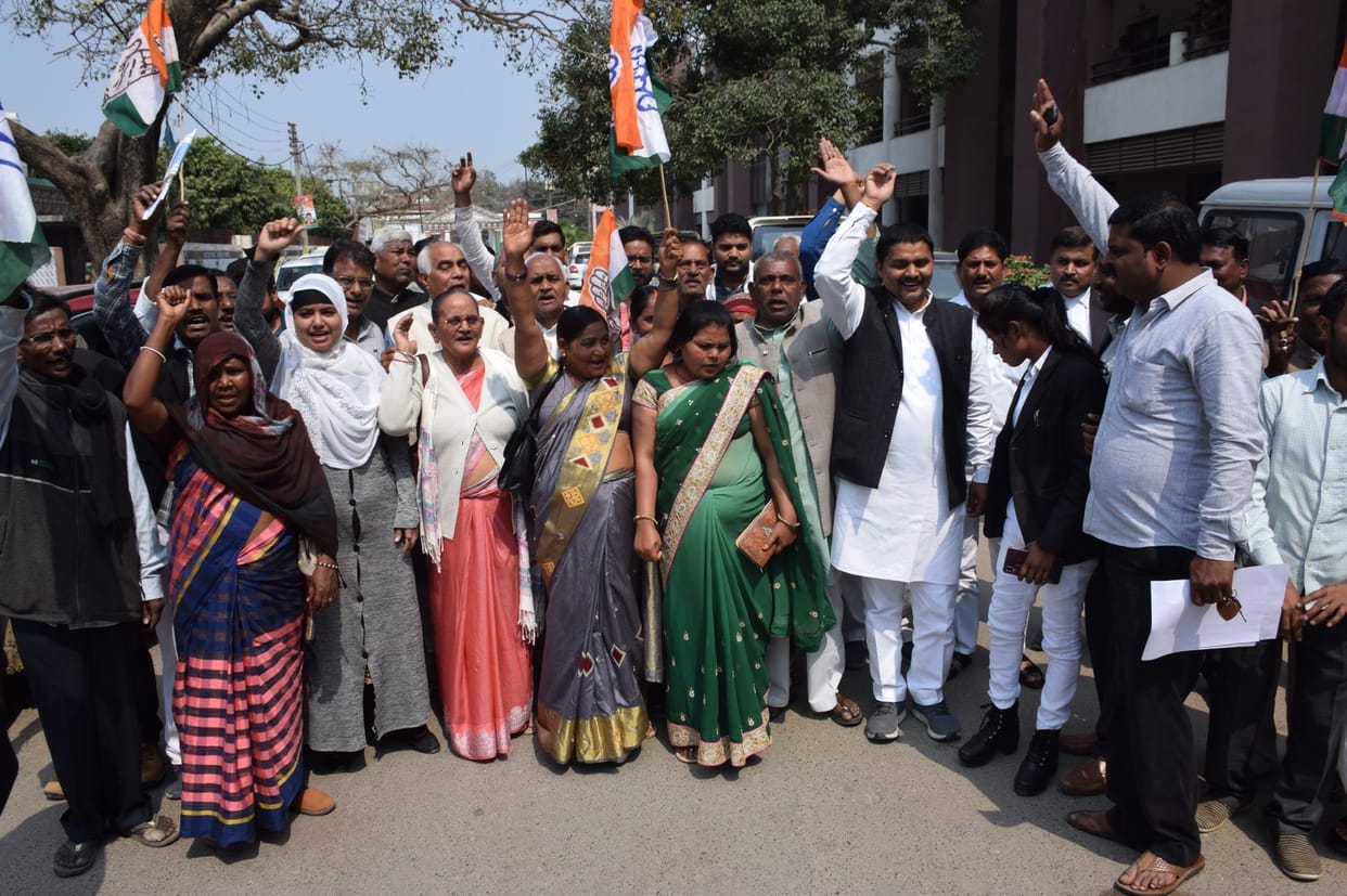 Congress demonstrated against the problem of farmers