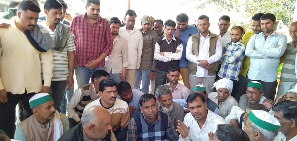 Farmers of village Chaurawala in Morna Mill complex