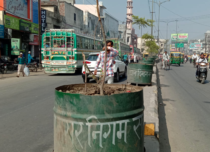 The only slogan is 'Green Saharanpur-Clean Saharanpur'