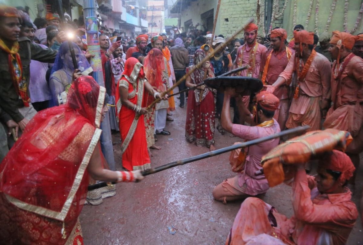 lathmar holi is the symbol of love in mathura
