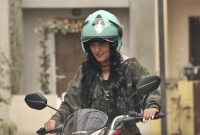 Amber Teaches Nia How To Ride A Bike at Mere Dad Ki Dulhan