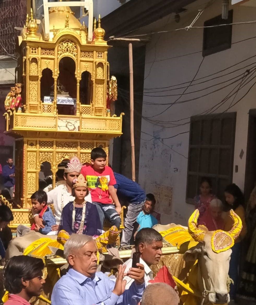 Shreeji's chariot journey came out with pomp