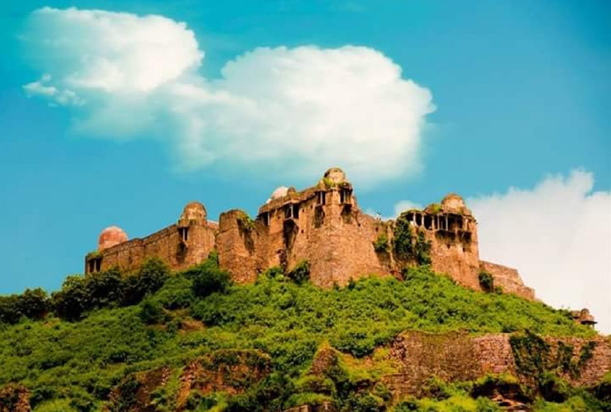 Mysterious Forts in India raisen fort bhopal history