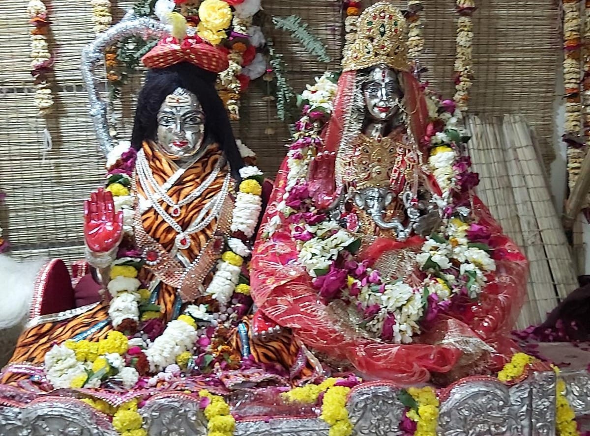 Mahadev reached his sasural with Gaura gouna varanasi
