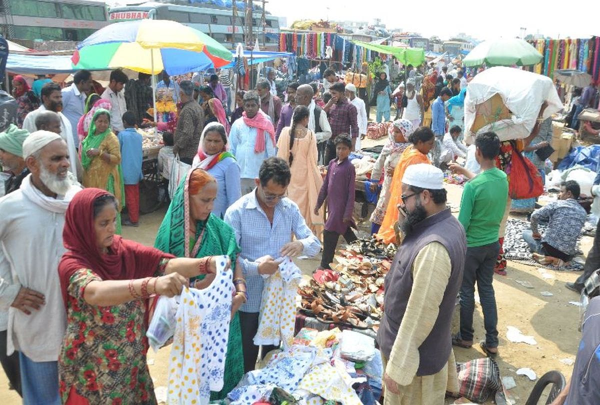 Zaireen Return From Ajmer Sharif Sick In Kothi Meena Bazar