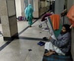 एम्स दिल्ली में  अनशन करते मातृसदन के ब्रह्मचारी आत्मबोधानंद।