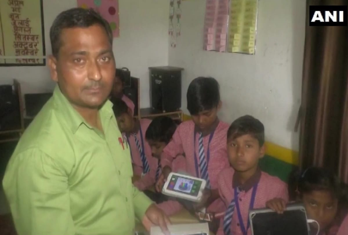 Class on children's tablet in chittaipur school