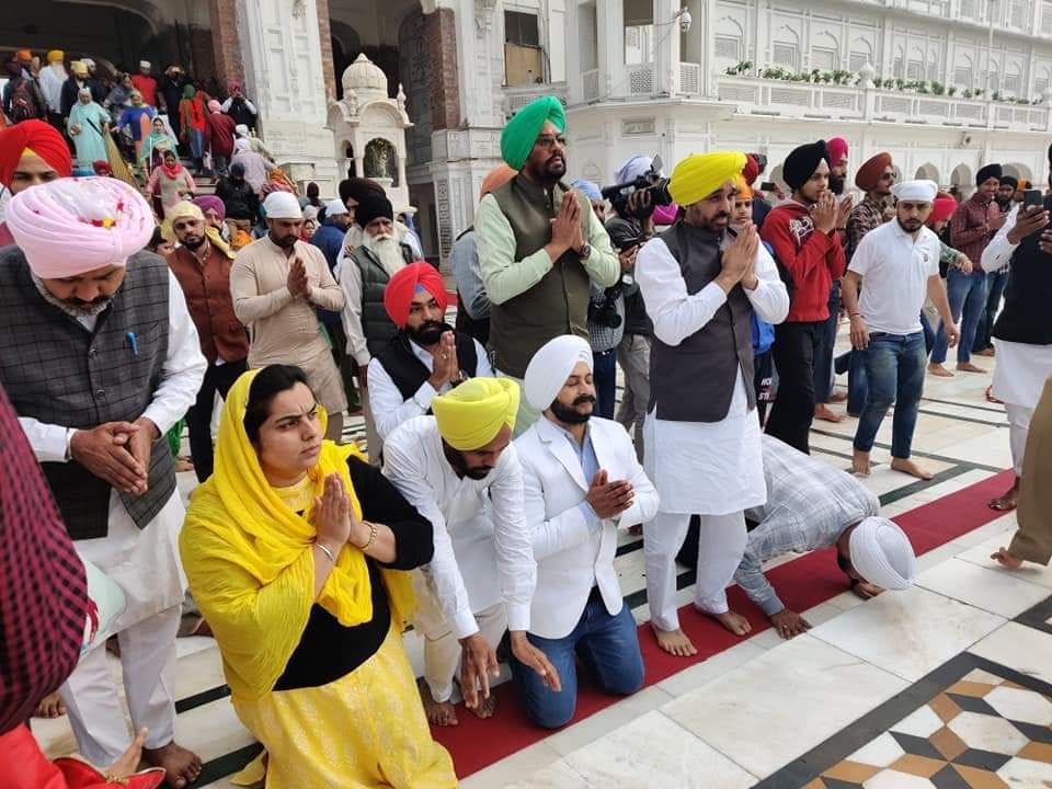 AAP punjab incharge reached at shri harmandir sahib