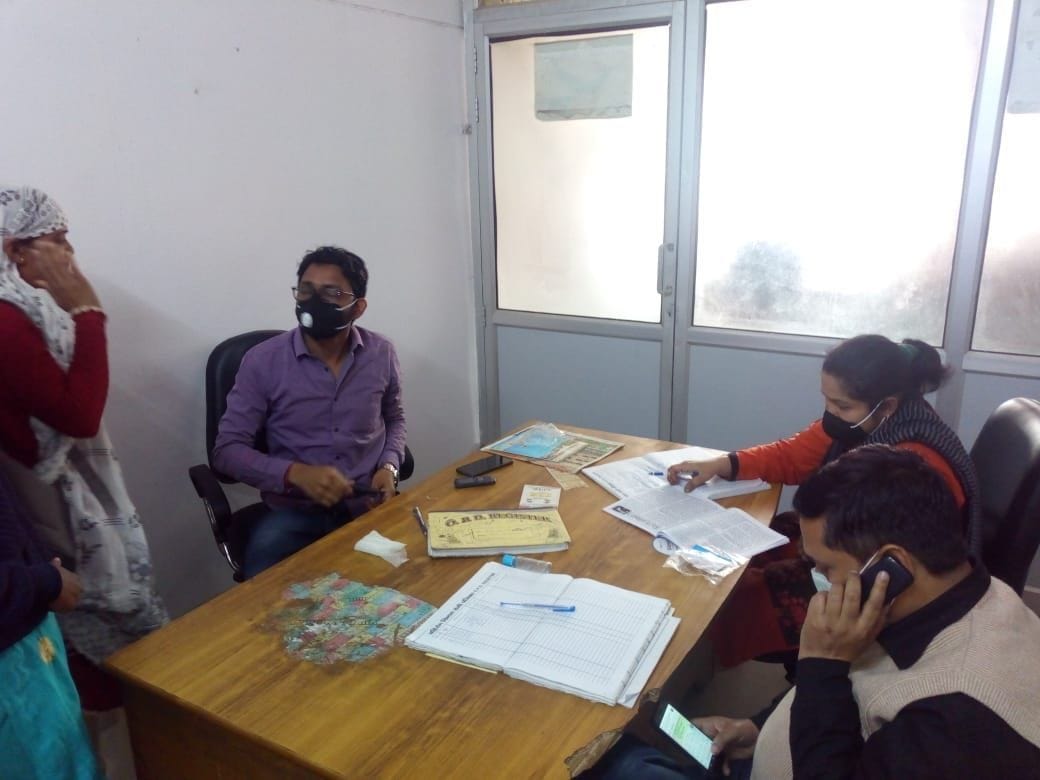 Broken sleep of officials, doctors and health workers get mask N-95 in auraiya