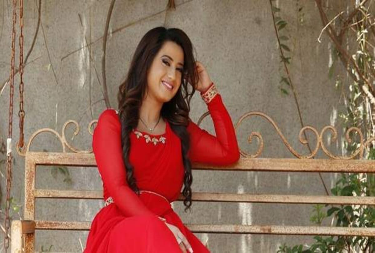 Tv Actresses Who Dont Like To Wear Short Dress Like Divyanka Tripathi Deepika Kakkad Kritika Sengar