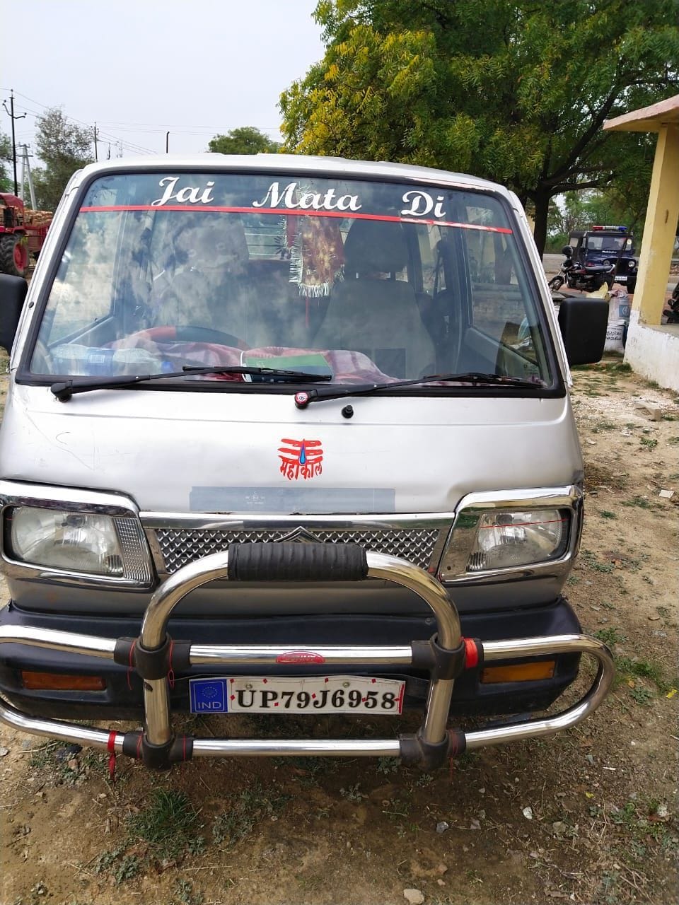Two goat thieves caught in police custody including Omni car in auraiya