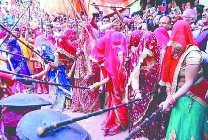 Lathmar Holi Celebrations Starts In Barsana Mathura Holi News