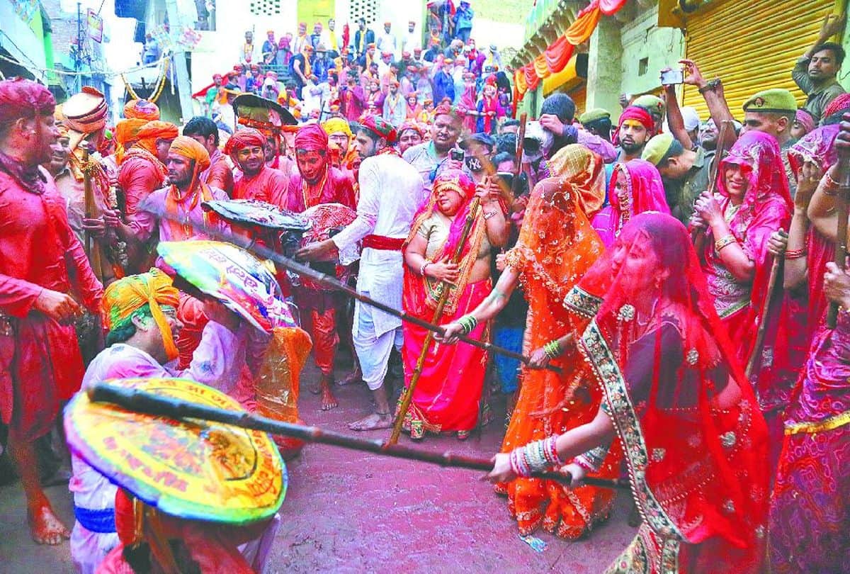 Holi 2021 date Know about Barsane and Braj Lathmar Holi