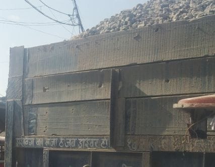 Heavy vehicles passing despite the ban