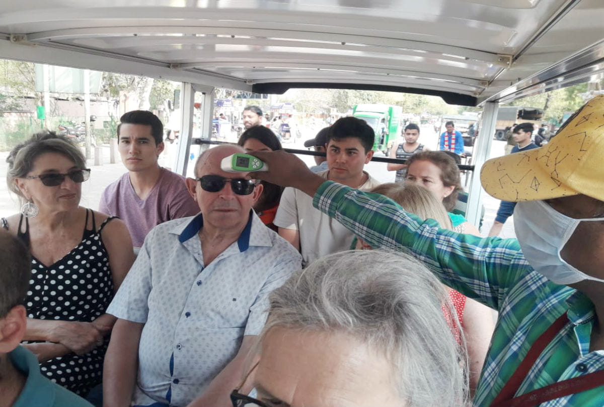 medical test of foreign tourists before entry in Taj Mahal due to Coronavirus