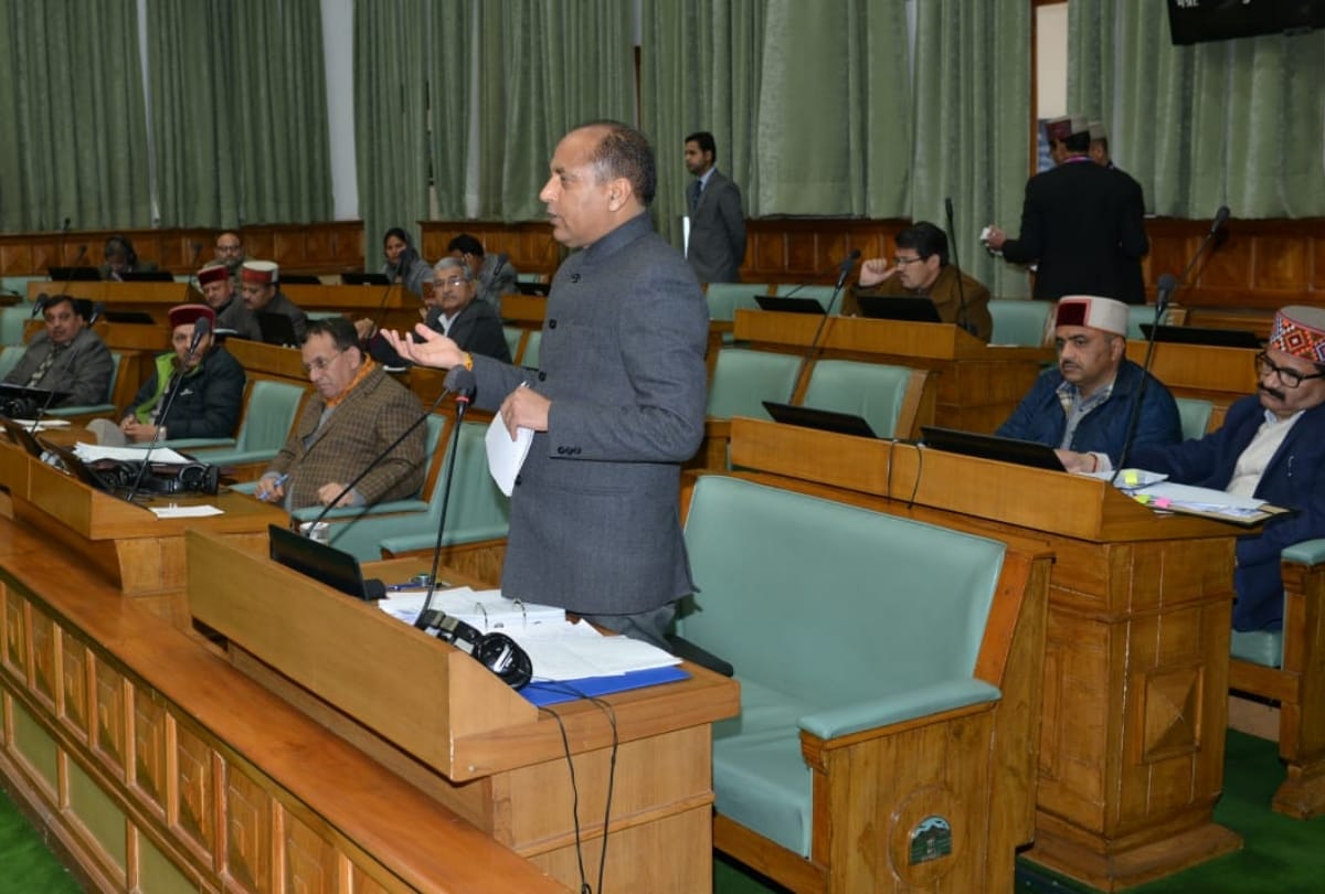 HP budget session 2020  argument between cm jairam thakur and mukesh agnihotri