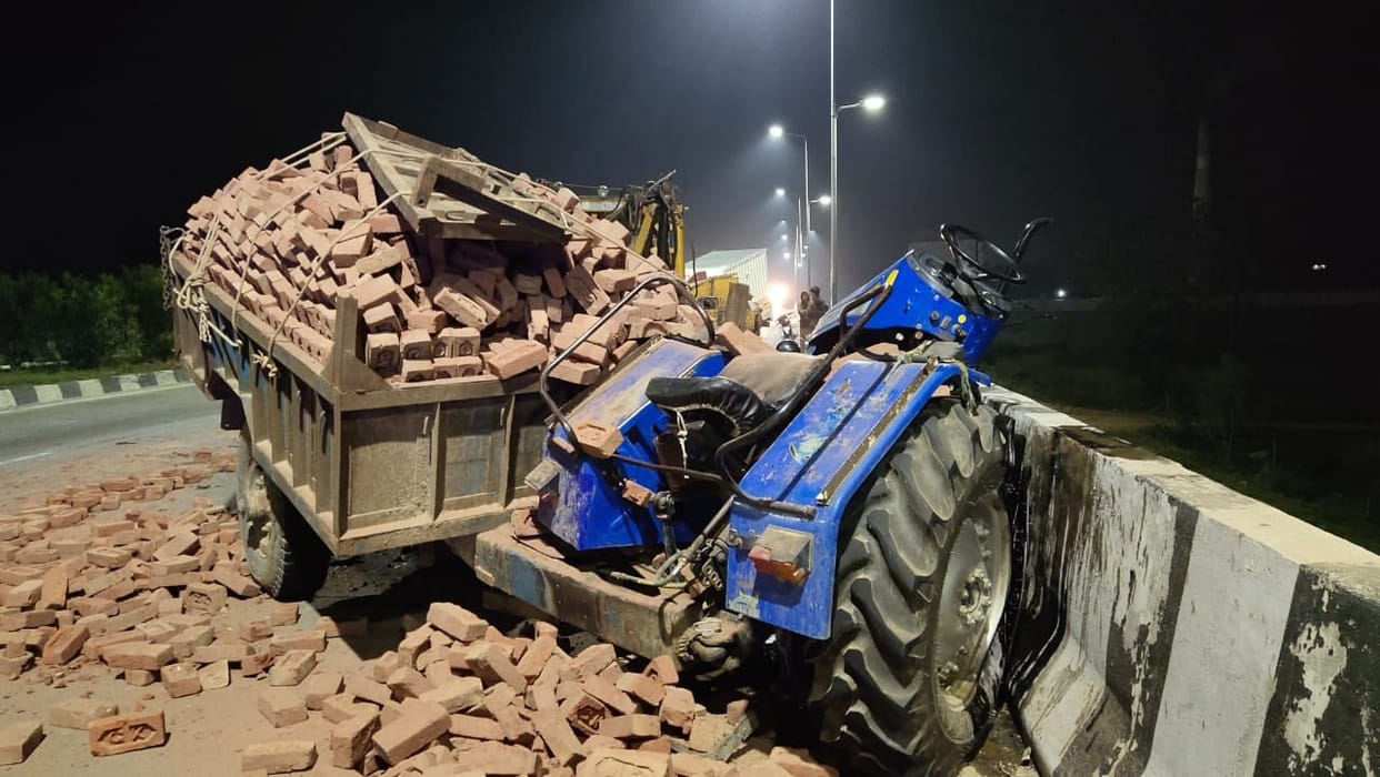etawah news accident