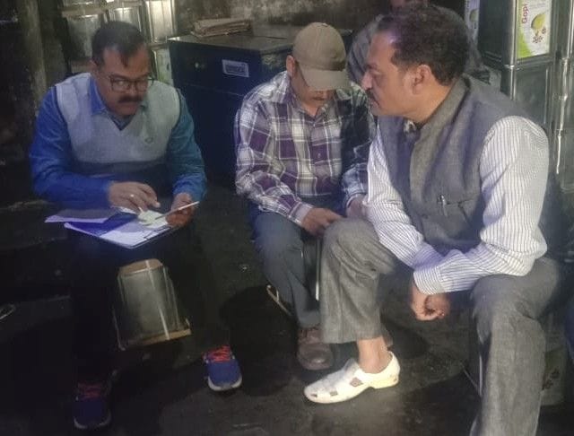 Hathras: FDA raids in Sadabad and Hathras, 10 samples taken