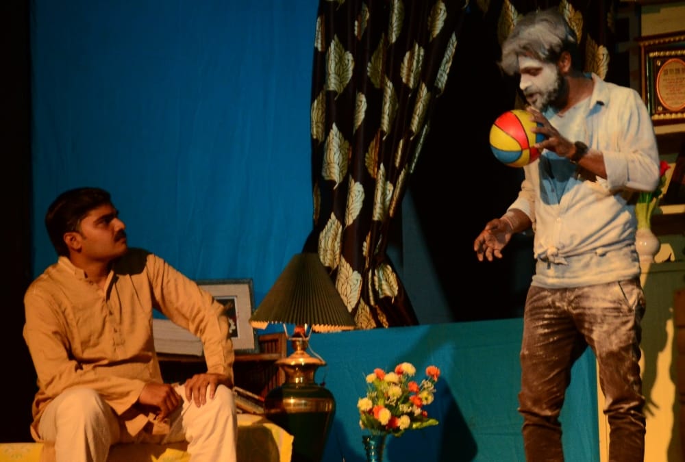 A play AAdhi Raat Ke Baad that raises question on judicial system.