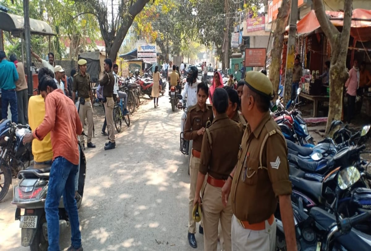robbery from youth outside of bank crime news prayagraj police investigation going on