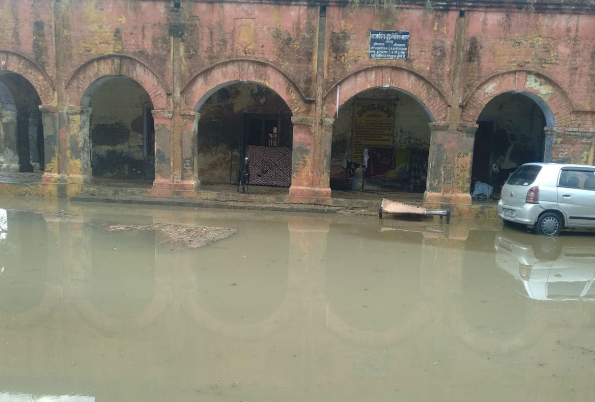 Rain And Ole Hits Mainpuri Farmers Panic For Crop