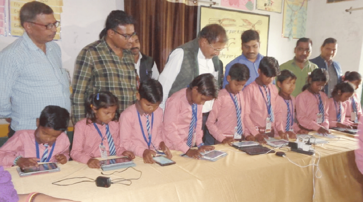 tablets distributed to children in primary school Chittaipur Bhadohi