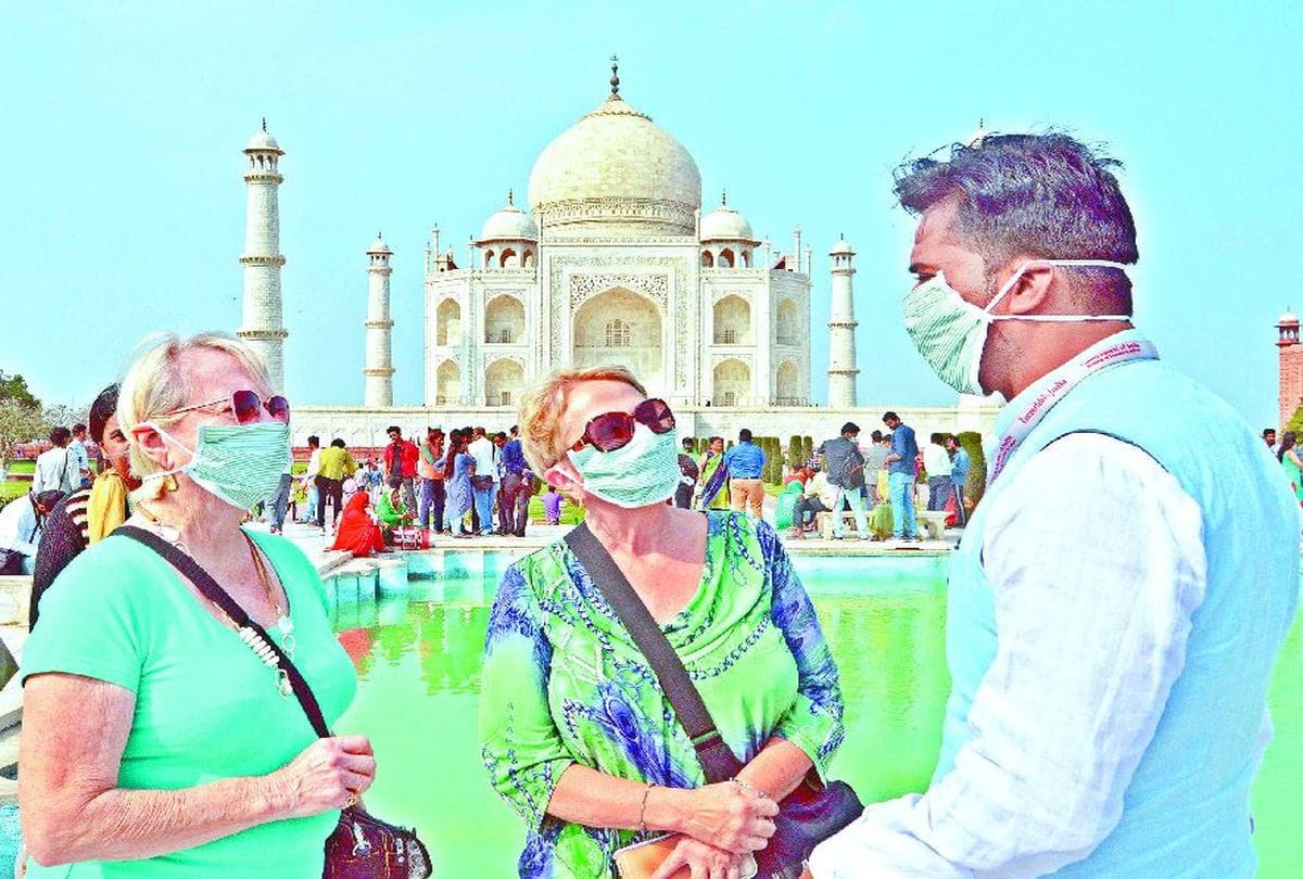 tourists reduced at Taj Mahal due to Coronavirus in agra
