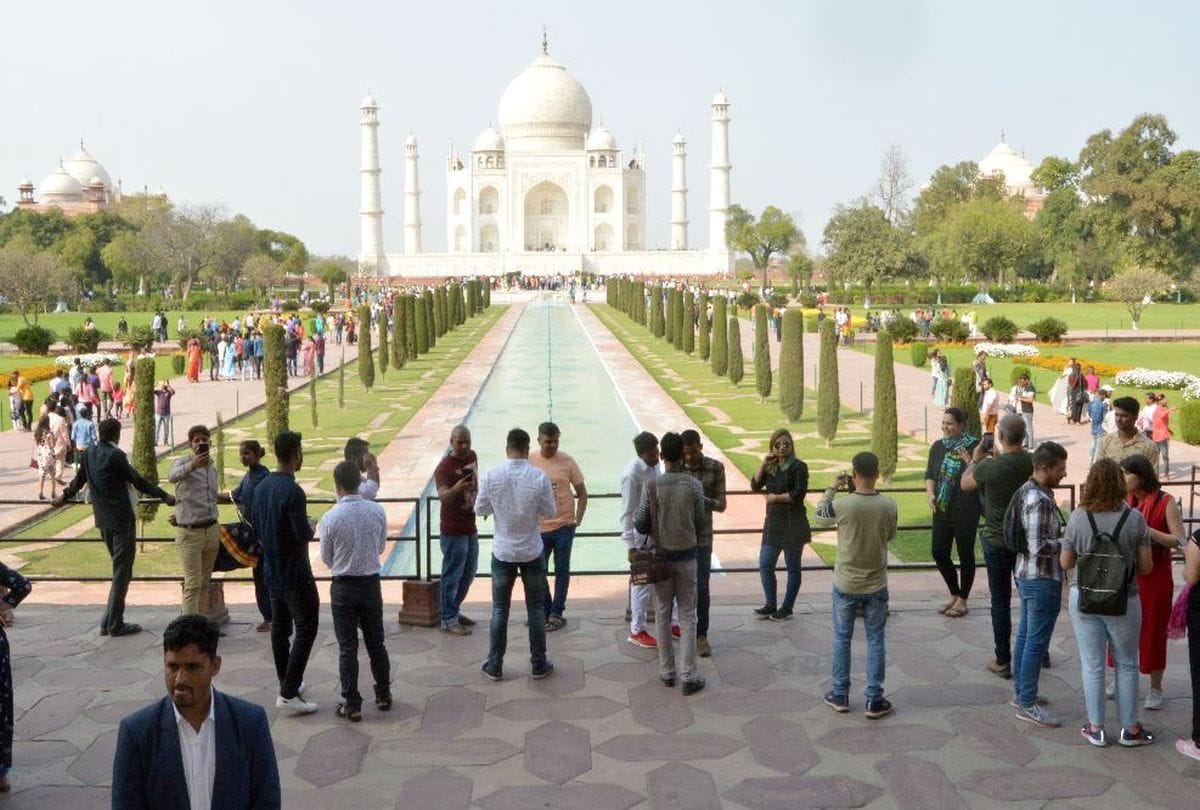 Corona Virus Effects On Taj Mahal Tourist